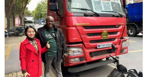 Zambian Customer Visits Titan to Buy Used Howo Tractor Head 371