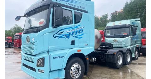 Kenyan Customer Buys the Used Faw JH6 Truck LNG Tractor at TITAN
