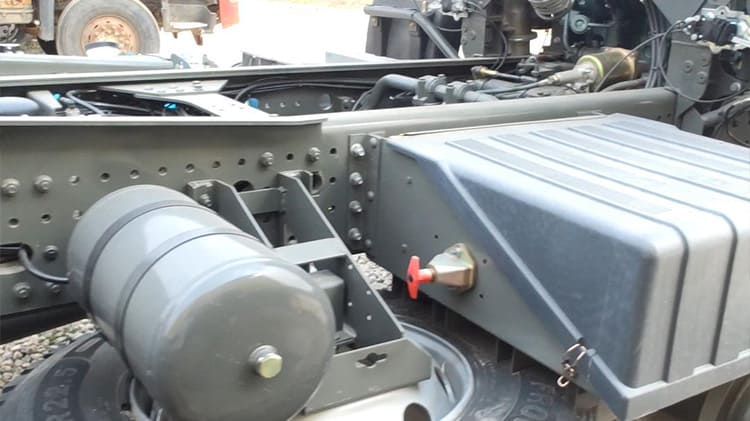Used Howo Tractor Truck 371 for Sale in Angola
