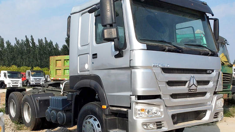Second Hand Sinotruk Howo 6x4 Tractor Truck for Sale in Guyana