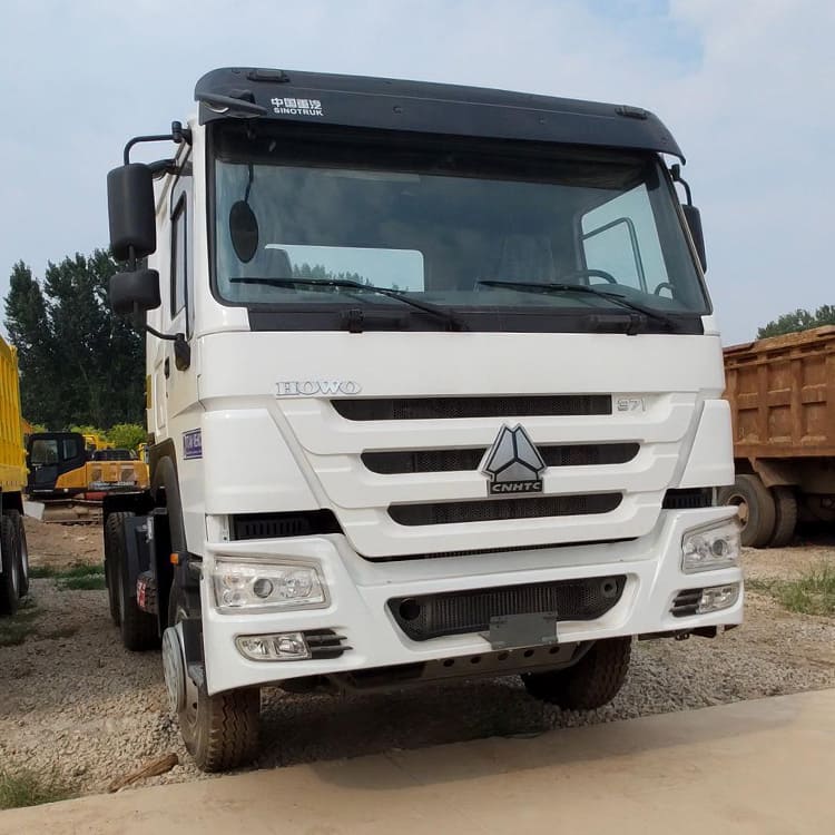 Sinotruk Howo 6x4 Tractor Truck for Sale in Zimbabwe