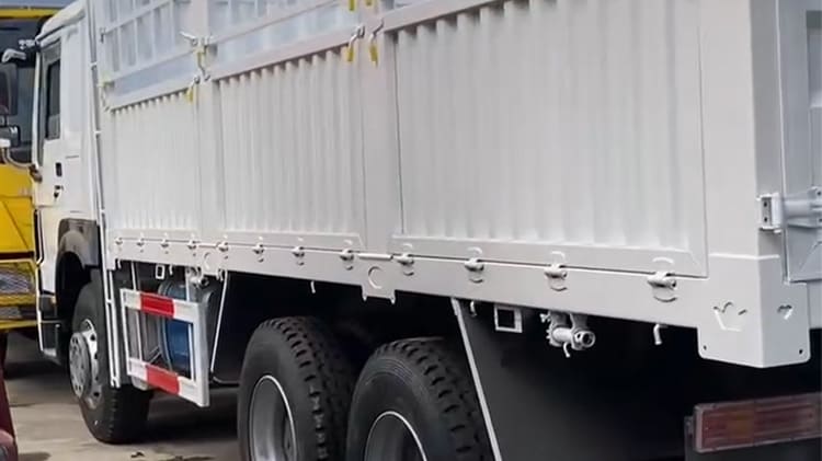 Sinotruk Howo Used Cargo Truck for Sale in Nigeria