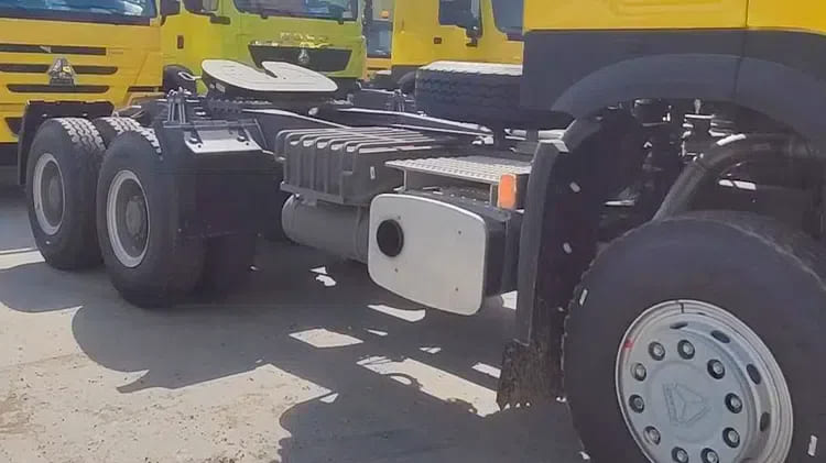 Used Sinotruk Howo Tractor Truck Euro 2 6x4 for Sale in Mexico