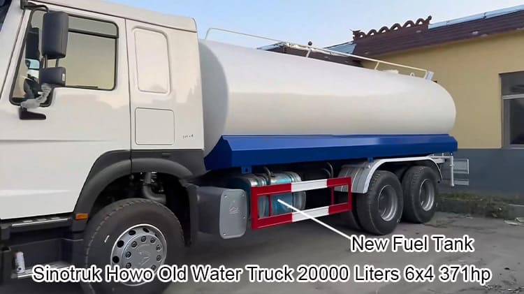 Old Water Truck Sinotruk Howo 20000 Liters Water Tanker Truck for Sale in China