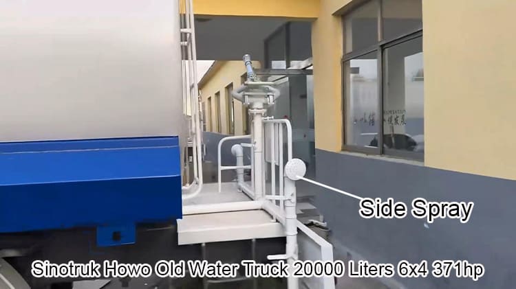 Old Water Truck Sinotruk Howo 20000 Liters Water Tanker Truck for Sale in China