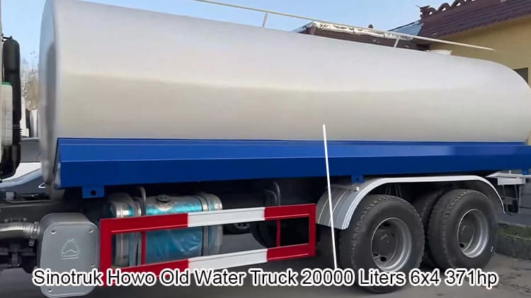 Old Water Truck Sinotruk Howo 20000 Liters Water Tanker Truck for Sale in China