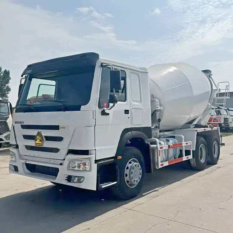 Used Sinotruk Howo 12 Cubic Meters Concrete Mixer Truck 6x4