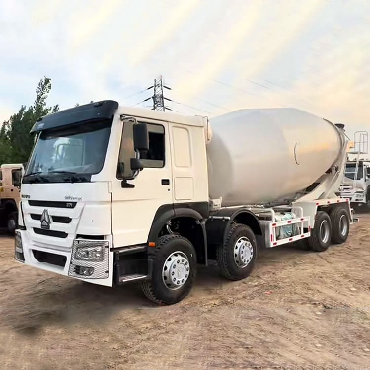 Used Sinotruk Howo Hot Sale 12 cbm 8x4 Concrete Mixer Truck
